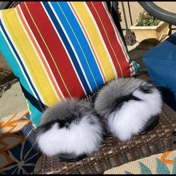 Grey stripe faux fur slides - few sizes available *selling out* - Picture 4 of 4